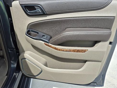 Used 2020 Chevrolet Suburban Premier RWD image 19