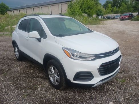 Used 2022 Chevrolet Trax LT w/ LT Convenience Package AWD/4WD image 5