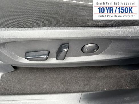 Used 2025 Nissan Pathfinder SV image 17