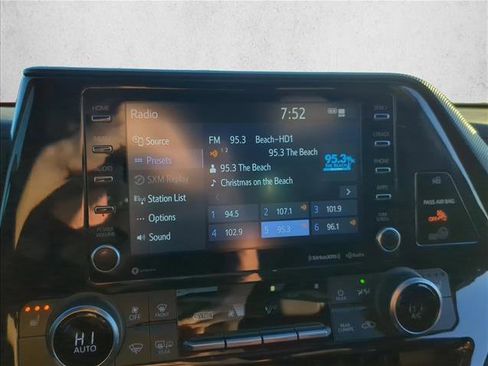 Certified 2022 Toyota Highlander XSE image 17