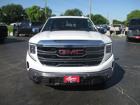 Used 2023 GMC Sierra 1500 SLT w/ SLT Premium Plus Package AWD/4WD image 13