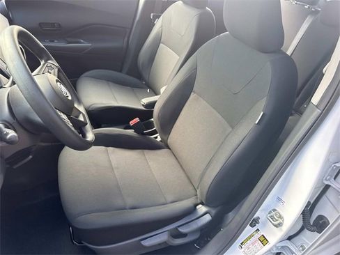 New 2025 Nissan Kicks Play S image 27
