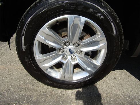 Used 2015 Ford F150 Platinum w/ Technology Package image 38