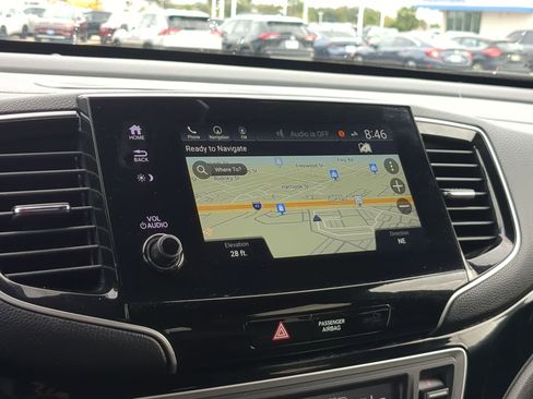 Certified 2022 Honda Pilot Black Edition image 24