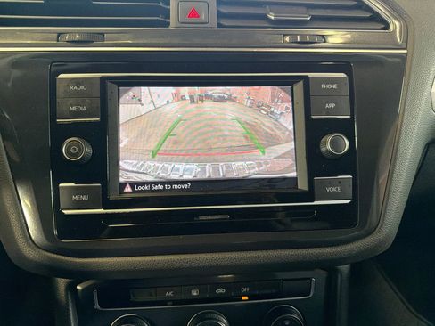 Used 2021 Volkswagen Tiguan S FWD image 15