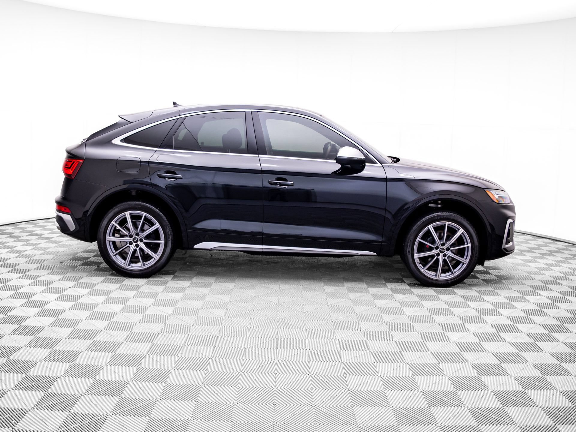 Used 2022 Audi SQ5 Premium Plus w/ Premium Plus Package AWD/4WD image 6