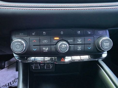 Used 2023 Dodge Durango GT image 23