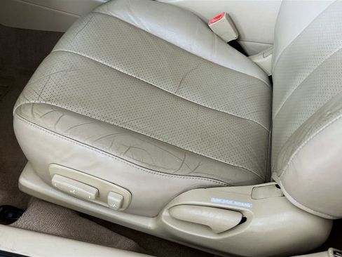 Used 2001 Toyota Solara SE FWD image 9