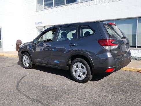 Used 2020 Subaru Forester AWD/4WD image 5
