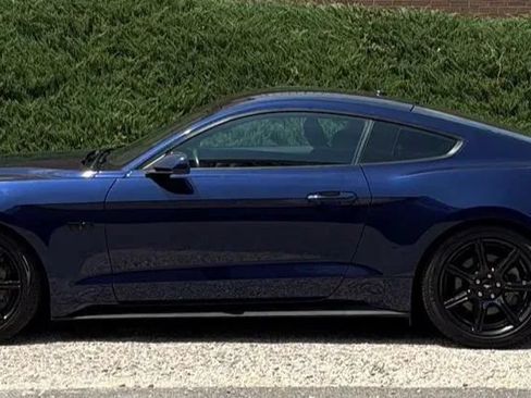 Used 2020 Ford Mustang GT w/ Black Accent Package RWD image 2