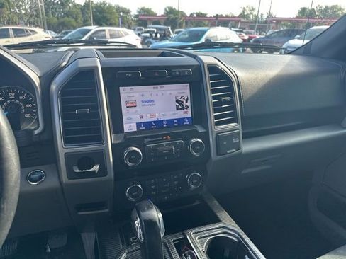 Used 2020 Ford F150 Lariat RWD image 14