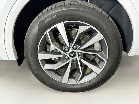 Used 2023 Audi Q5 2.0T Premium Plus w/ Premium Plus Package AWD/4WD image 11