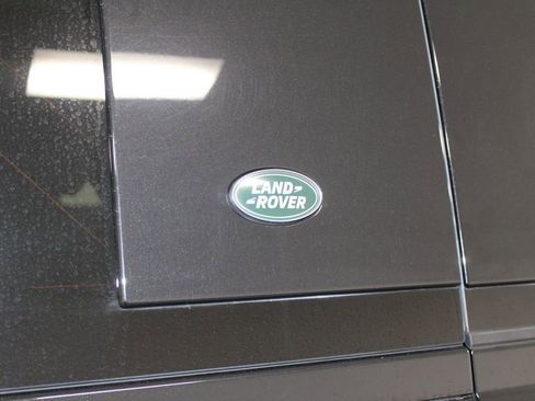 Used 2024 Land Rover Defender 110 S image 12