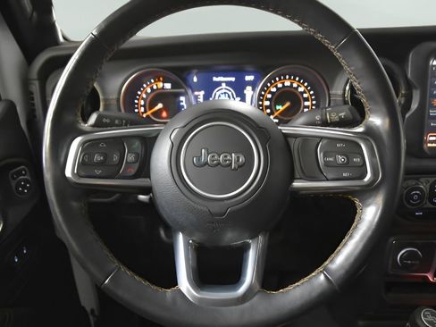 Used 2021 Jeep Gladiator Overland AWD/4WD image 14