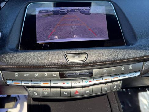Used 2019 Cadillac XT4 Premium Luxury FWD image 16
