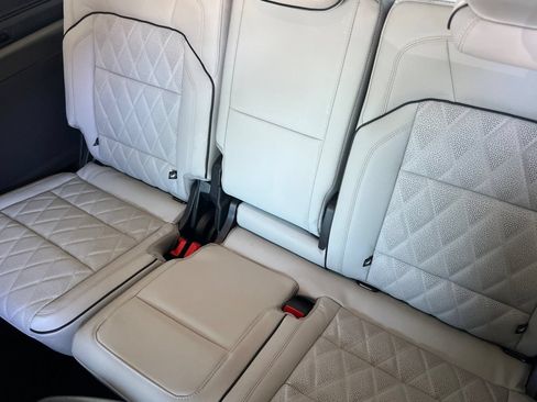 New 2026 Lincoln Navigator L Black Label AWD/4WD image 12