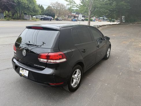 Used 2013 Volkswagen Golf 4-Door FWD image 5
