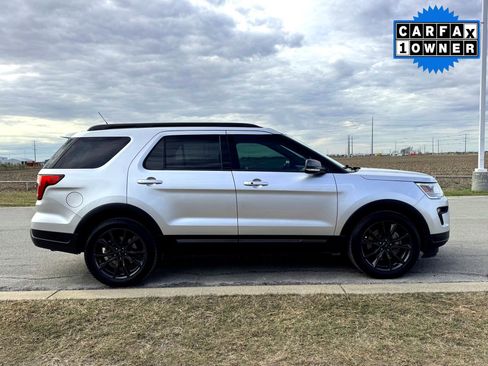 Used 2018 Ford Explorer XLT w/ Equipment Group 202A image 5