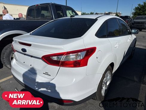 Used 2014 Ford Focus SE FWD image 2
