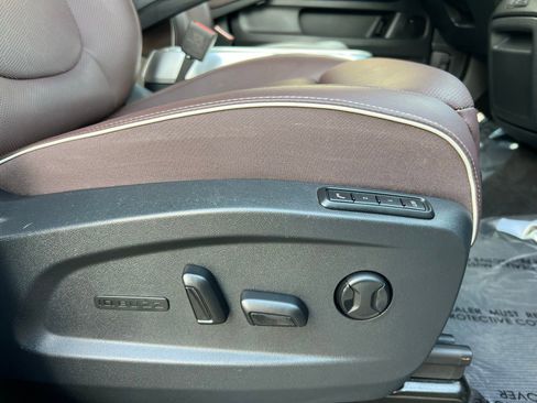 Used 2025 Volkswagen ID. Buzz Pro S RWD image 64