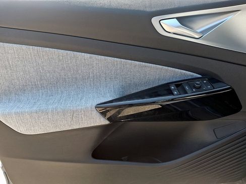 Certified 2023 Volkswagen ID.4 Pro RWD image 13