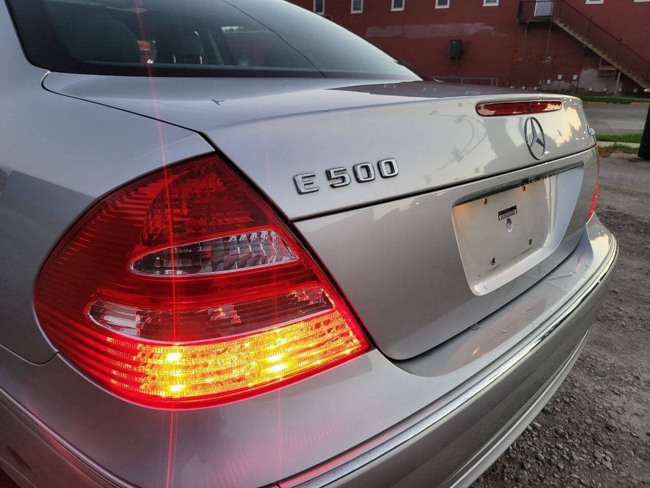 Used 2004 Mercedes-Benz E 500 4MATIC Sedan image 4