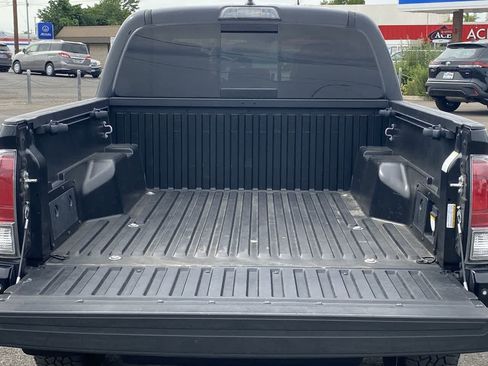 Certified 2018 Toyota Tacoma Limited AWD/4WD image 24
