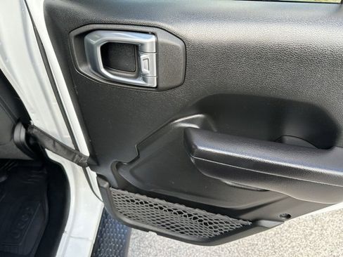 Used 2021 Jeep Wrangler Unlimited Sport image 12