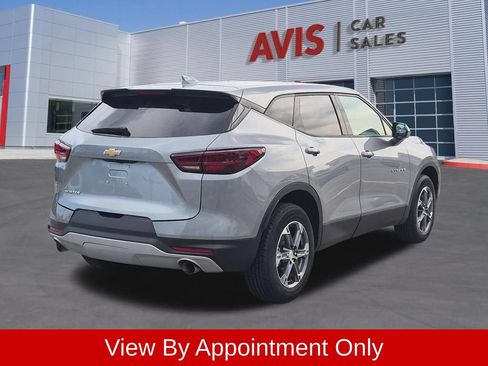 Used 2025 Chevrolet Blazer LT FWD image 6