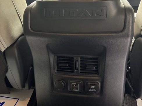 Used 2024 Nissan Titan SV w/ SV Convenience Package image 26