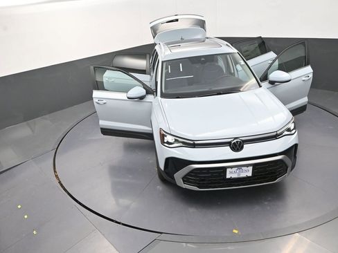 New 2026 Volkswagen Taos SEL image 29
