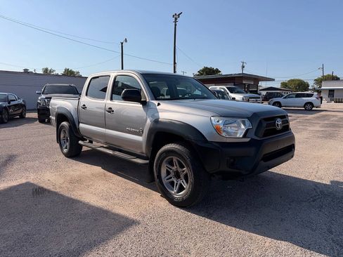 Used 2014 Toyota Tacoma PreRunner w/ Convenience Package RWD image 4