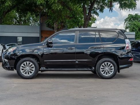 Used 2016 Lexus GX 460 w/ Premium Package AWD/4WD image 3