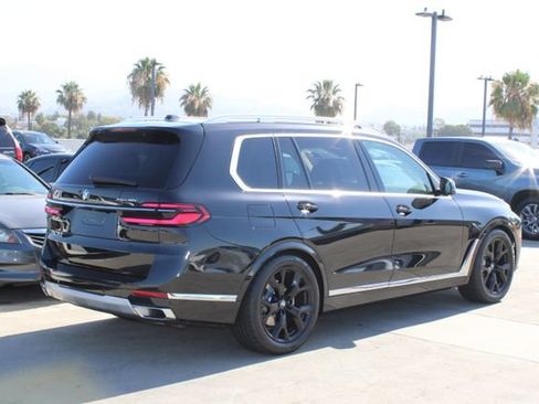 Used 2024 BMW X7 xDrive40i w/ Premium Package AWD/4WD image 22