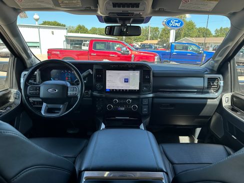 Used 2023 Ford F350 Lariat w/ Lariat Ultimate Package AWD/4WD image 9