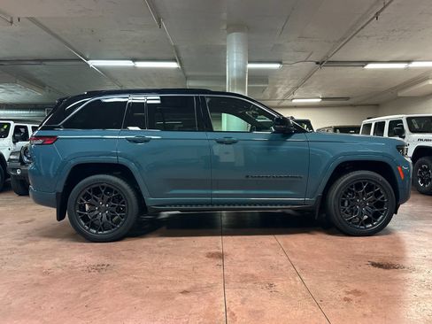 New 2026 Jeep Grand Cherokee Summit w/ Obsidian Package AWD/4WD image 6