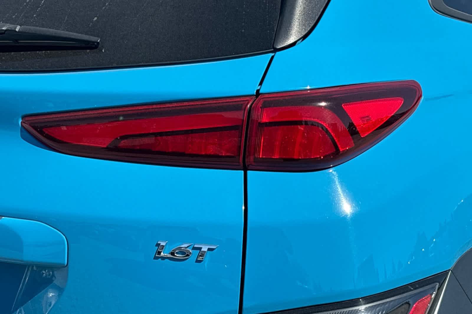 Used 2022 Hyundai Kona Limited w/ Cargo Package FWD image 13