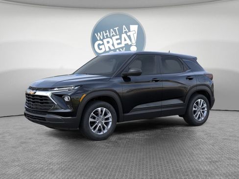 New 2026 Chevrolet TrailBlazer LS FWD image 2