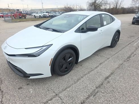 New 2026 Toyota Prius LE image 3