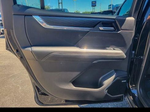 Used 2025 GMC Acadia Elevation AWD/4WD image 19