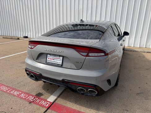 Used 2022 Kia Stinger GT1 RWD image 6