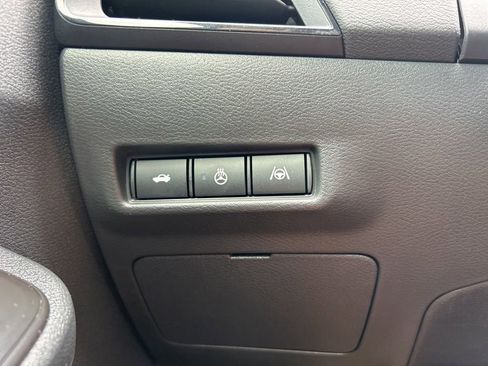 New 2026 Nissan Sentra SR w/ SR Premium Package FWD image 31