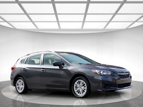 Used 2018 Subaru Impreza 2.0i Premium image 3