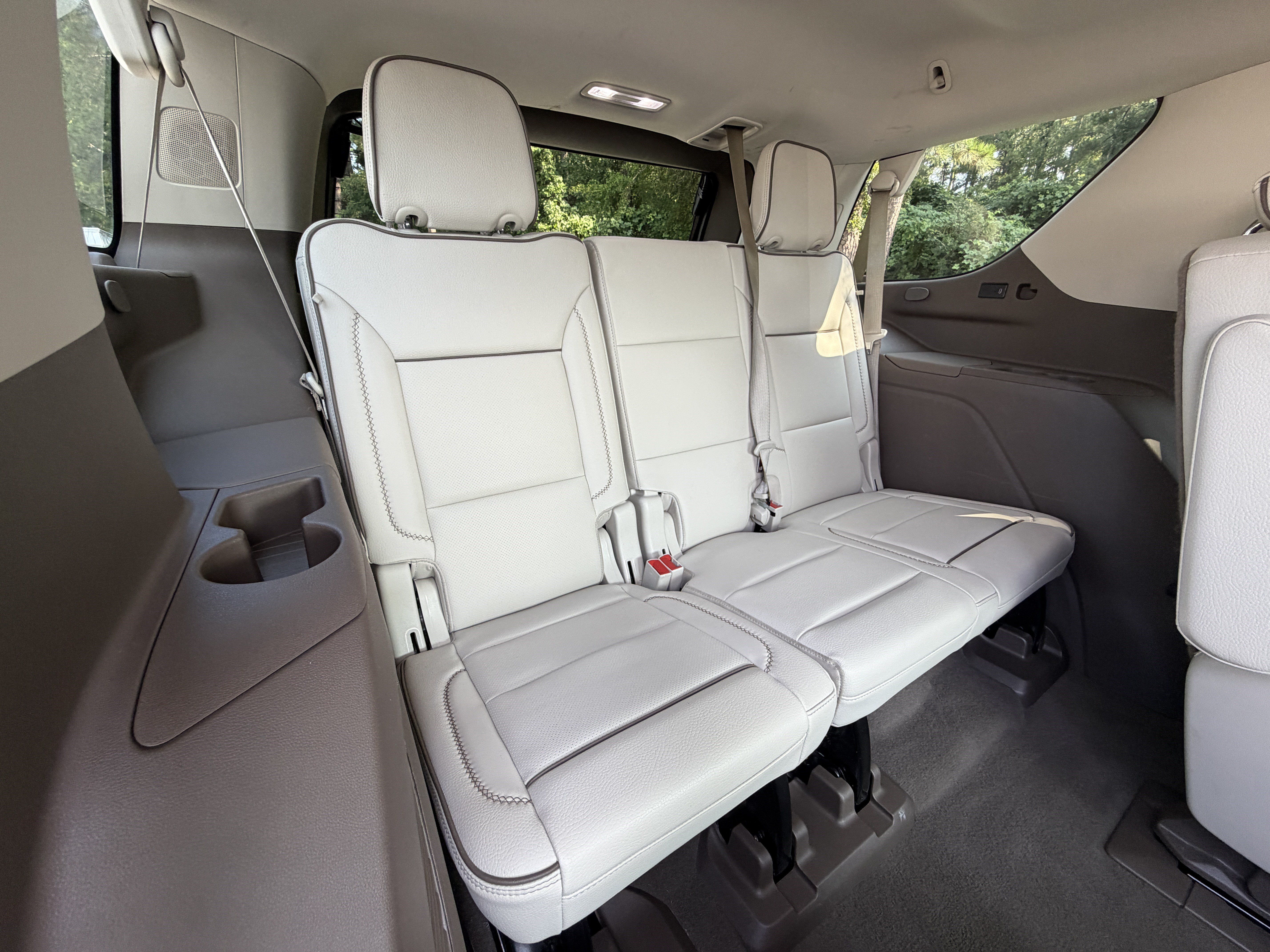 Used 2024 GMC Yukon Denali w/ Denali Reserve Package RWD image 13