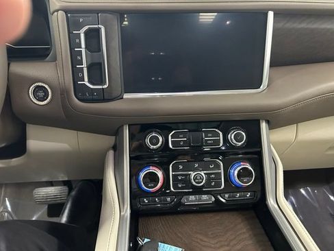 Used 2024 GMC Yukon XL Denali w/ Denali Reserve Package AWD/4WD image 21