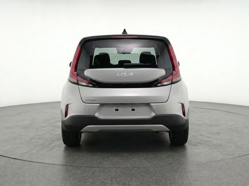 Used 2025 Kia Soul LX w/ LX Technology Package FWD image 7