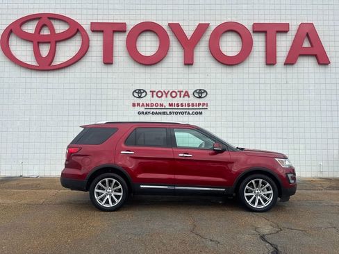 Used 2017 Ford Explorer Limited image 4