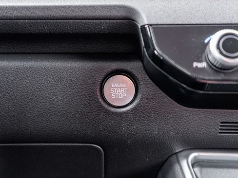Used 2025 Kia Carnival EX FWD image 27