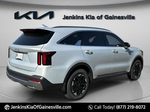 New 2026 Kia Sorento S w/ S Panoramic Sunroof Package FWD image 5