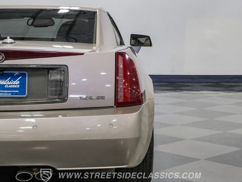 Used 2005 Cadillac XLR RWD image 26